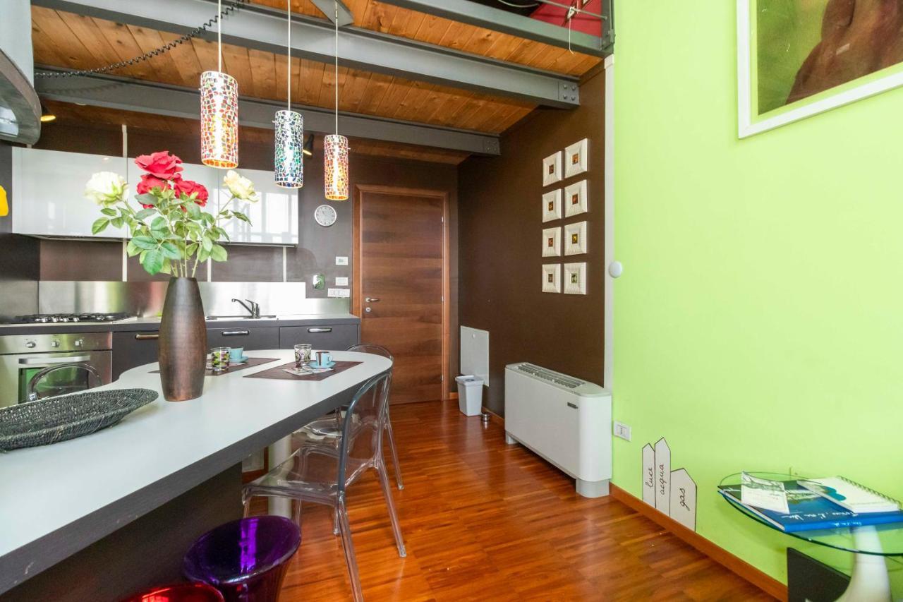 Dora Riverside Modern Apartment With Private Parking Turin Exterior photo